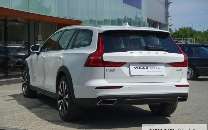 Volvo V60 Cross Country cena 149900 przebieg: 135284, rok produkcji 2020 z Kolonowskie małe 631